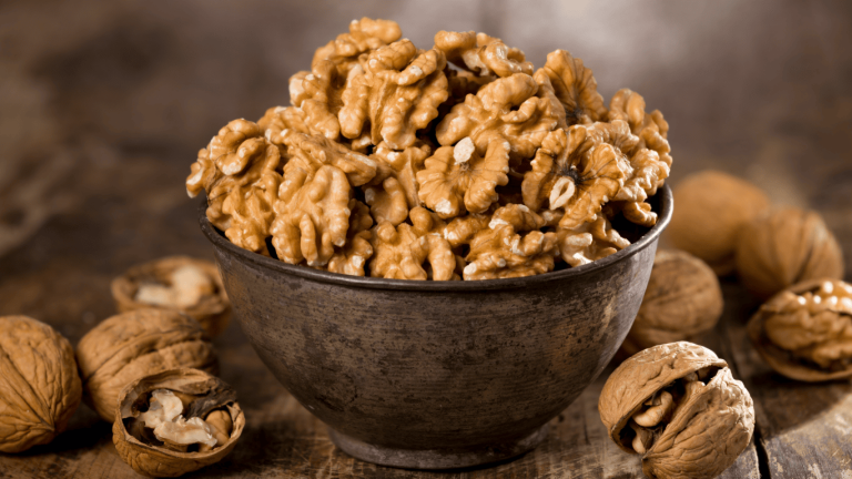 The Amazing Health Benefits and Properties of Walnuts